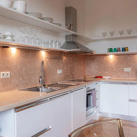 Luxury Palais Des Arts Apartamento Praga